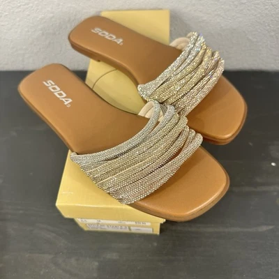 Sandalias chanclas Soda Shoes para mujer talla 6,5 brillantes estrás plateadas/doradas Foto 1 de 4