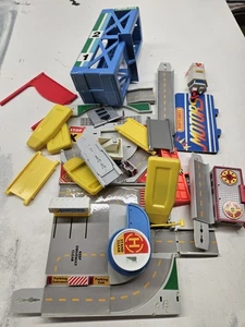 Random Matchbox Motors Playset Parts - Picture 1 of 4