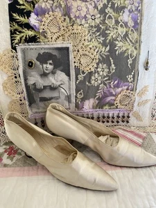 ANTIQUE EDWARDIAN CREAM SILK Wedding SHOES Handmade - Picture 1 of 6