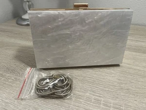 Rachel Zoe White Pearlescent Acrylic Clutch With Gold Metal Includes Chain - Picture 1 of 16