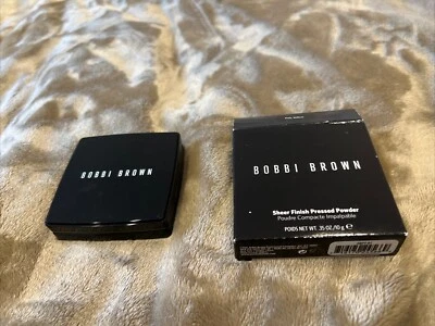 Bobbi Brown Sheer Finish Pressed Powder - 01 Pale Yellow By Bobbi Brown - Image 1 of 4