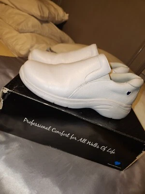 Nursemates "Dove" White CLOG - Image 1 of 4