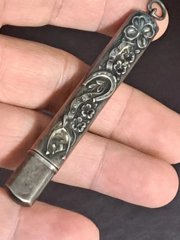 ANTIQUE MAKE UP STERLING SILVER LUCKY BOX. COLLECTION PIECE Cover