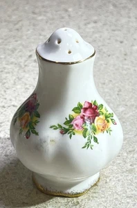 H913~ ROYAL ALBERT ENGLAND BONE CHINA OLD COUNTRY ROSE  PEPPER SHAKER - Picture 1 of 4