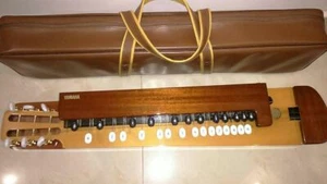 Gift Ideas: YAMAHA TH-10E Electric Taishogoto with Palm Rest & Soft Case (#12D) - Picture 1 of 4
