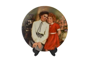 Plato de coleccionista Knowles Little Orphan Annie 1983 Annie and Grace - Imagen 1 de 8