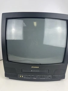 Sylvania 20” TV VCR Combo Model SRC22194 Retro Gaming CRT VCR WORKS NO REMOTE - Picture 1 of 10