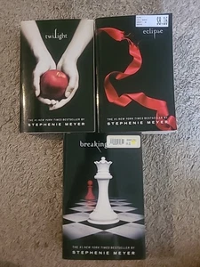 Twilight Saga by Stephenie Meyer - Paperbacks, Twilight, Eclipse & Breaking Dawn - Picture 1 of 9