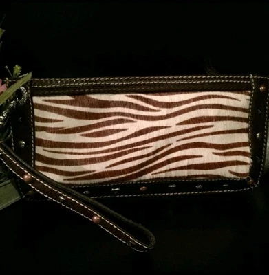 Bolsa carteira clutch estado imaculado Brighton Piper zebra cabelo panturrilha - Imagem 1 de 4