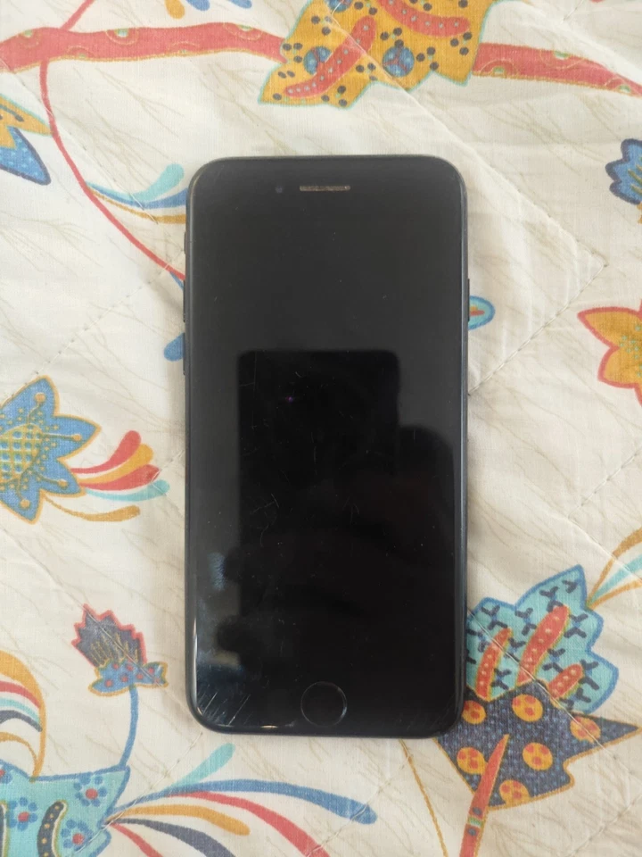 Apple iPhone 7 A1778 Nero Opaco Black 3597 - Immagine 1 di 4