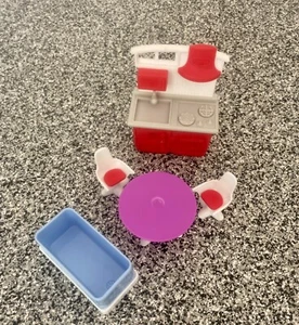 Little Tikes Dollhouse Red Kitchen Stove Sink Bathtub Dining Table & 2 Chairs - Picture 1 of 11