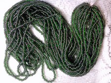 VTG PALE GREEN DELICATE GLASS SEED BEADS looks like 11//0 081117k