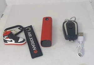 Lot de 3. Mini Chargeur Porte-clés, Porte-clés Baskets, Nettoyeur d'écran. - Photo 1 sur 10