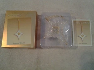 2003 Hallmark Keepsake Club esclusivo "STAR OF CREDENZE" ornamento in vetro e oro nuovo con scatola - Foto 1 di 4