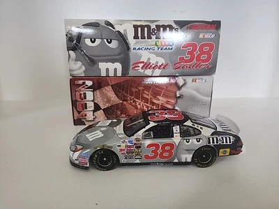 Elliott Sadler Die Cast 1:24 2004 Taurus #38 M&M's Daytona Special Foto 1 de 4