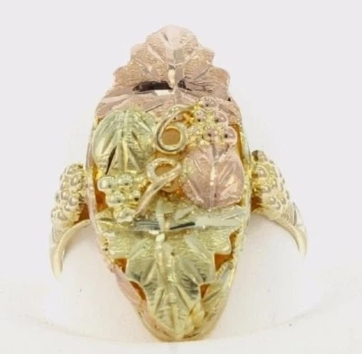 Beautiful Grape Vine Ladies Ring in 10kt Black Hills Gold - Image 1 of 4