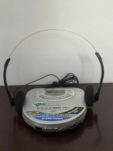 Aiwa EASS Plus Lettore CD Portatile XP-V716C 2000 TESTATO! Include EXTRA! - Foto 1 di 17