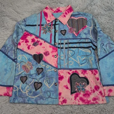 Chaqueta para mujer colorida plus 1X con botones corbata teñida corazones brillantes mariposa Foto 1 de 4