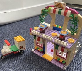 LEGO FRIENDS: Heartlake Pizzeria (41311), no mini figs