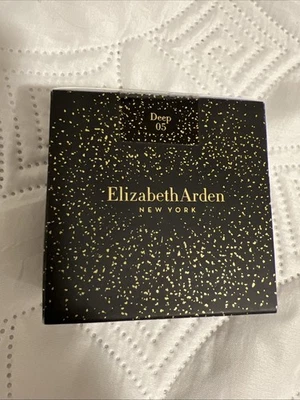  Высокопроизводительная РАЗМЫТАЯ РАССЫПЧАТАЯ ПУДРА Elizabeth Arden Deep 05  - Изображение 1 из 4