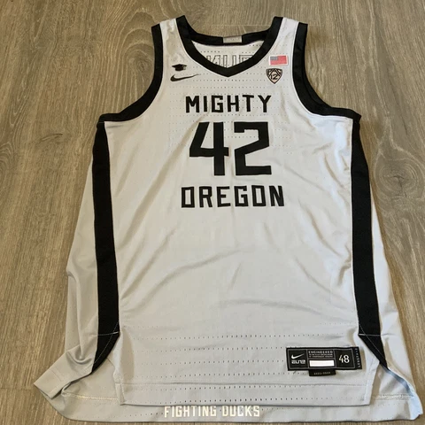 Nike Oregon Ducks Basketball #42 Jersey Men’s 48 Length +2 Used Green 2021-2022 Cover