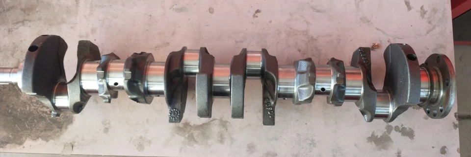 Cigüeñal de tierra AMC 232 Foto 1 de 4