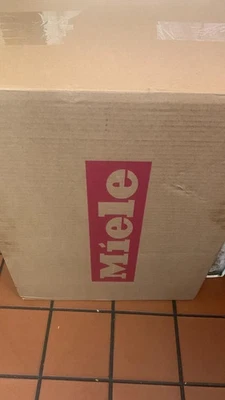 Miele Complete C3 Marine PowerLine Canister Vaccum Cleaner Marine Blue SGFEO - Image 1 of 4