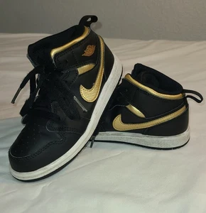 Air Jordan Retro 1 Mid Black Gold Size US 10C - Picture 1 of 14