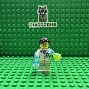 Genuine LEGO Collectible Minifigure SCIENTIST WITH 2 BEAKERS - Picture 1 of 1