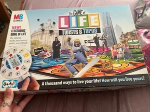 Game Of Life Twists And Turns Electronic Family Board Game - 2007 MB Games 8+ - Picture 1 of 9