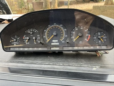 Cuadro de instrumentos velocímetro digital 90 k OEM Mercedes R129 SL500 500SL 93-95 Foto 1 de 4