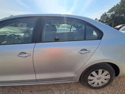 Used Rear Left Door Assembly Rear Side fits: 2015 Volkswagen Jetta Sdn electric - Изображение 1 из 4