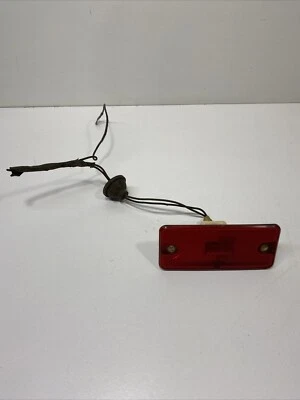 Chevrolet Vega GT 1971-1977 OEM LUZ MARCADORA LATERAL TRASERA LÁMPARA DE ESTACIONAMIENTO Foto 1 de 4