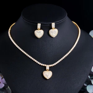 Conjunto de joyas de collar de corazón cuadrado de oro brasileño de circonita cúbica superior para concurso de dama - Imagen 1 de 14