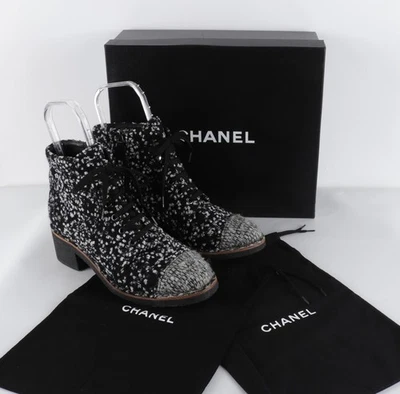 Botas Chanel Talla 41.5 26.5 cms Negro Blanco Tweed Cuero Logo CC Tobillo Puntera Foto 1 de 4
