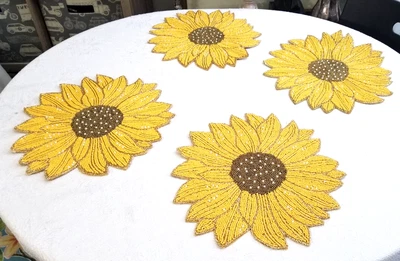 Juego de 4 cargadores de cuentas, girasoles Cynthia Rowley. Perlas etc, cuentas de vidrio. Foto 1 de 4