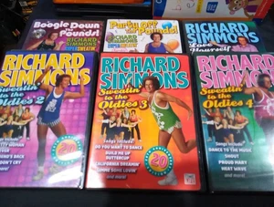 Richard Simmons 6 Dvd Lot - Sweatin to the Oldies 2 3 And 4 And More! - Foto 1 di 3
