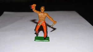 FIGURINE STARLUX INDIEN MOHICAN PANTALON ROUGE COUTEAU ET SCALP - Picture 1 of 1