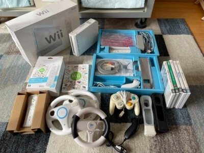 Nintendo Wii Konsole Komplett Set Weiß mit Box Getestet Gebraucht Guter Zustand - Bild 1 von 4