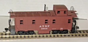 Athearn HO Scale Santa Fe 40' Cupola Caboose ATSF #1943 - Item #CCHO1053 - Picture 1 of 6