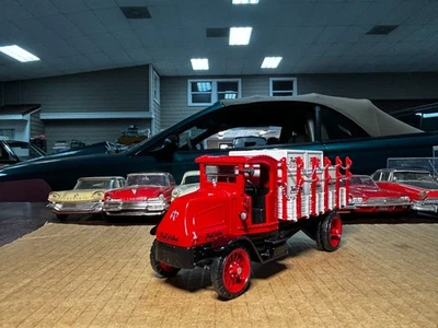 Ertl Collectibles 1918 Mack Flat Bed Truck "True Value" Model 1:33 Scale - Image 1 of 4