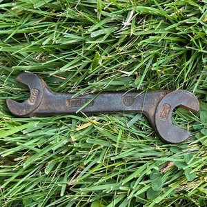 INTERNATIONAL HARVESTER IH 1326 E OPEN END WRENCH S Curve 3/8” & 7/16” - Picture 1 of 6