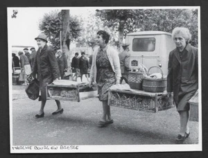1989 -- JOUR DE MARCHE A BOURG EN BRESSE . 3U830 - Picture 1 of 1
