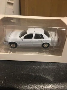 SpecCast 1:64 Blank White Custom 1999 Police Ford Crown Victoria RARE FIND. - Picture 1 of 4