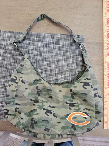 Chicago Bears Camo Purse..see all pics Cover