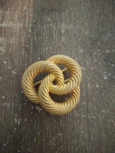 Celtic Triquetra Trinity Knot Brooch Pin - Picture 1 of 4
