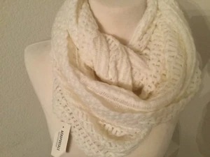 New Aeropostale Women's Knitted Ivory Scarf Size 21x56 - Picture 1 of 2