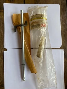 New Yamaha motocross gear shift shaft tri moto 29U-18103-01 nos 29u-w1813-01 - Bild 1 von 2