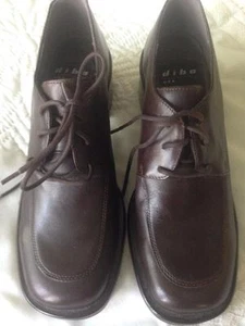 Diba Brown Lace-up Oxfords 2" Block Heels Size 5 1/2 - 6 1/2 Medium - Picture 1 of 7