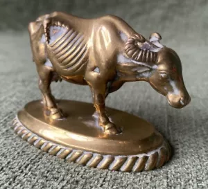 Indian Brass Cow/Bull Figure-5.5cm high-Vintage School Of Art Jaipur. P348. - Picture 1 of 4